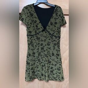 1x Shein Curve green and velvet floral mini dress, NWOT